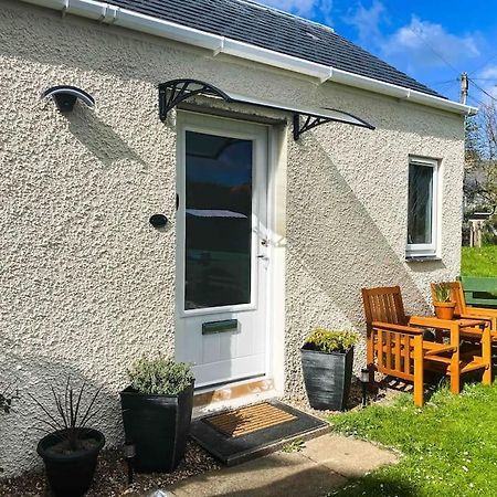 Spacious Room In The Centre Of Portree Exteriör bild