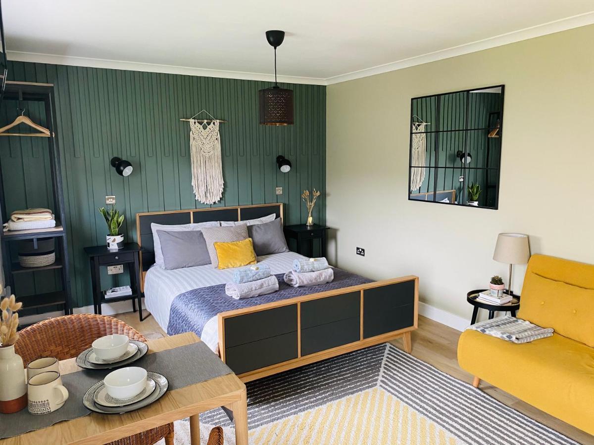 Spacious Room In The Centre Of Portree Exteriör bild