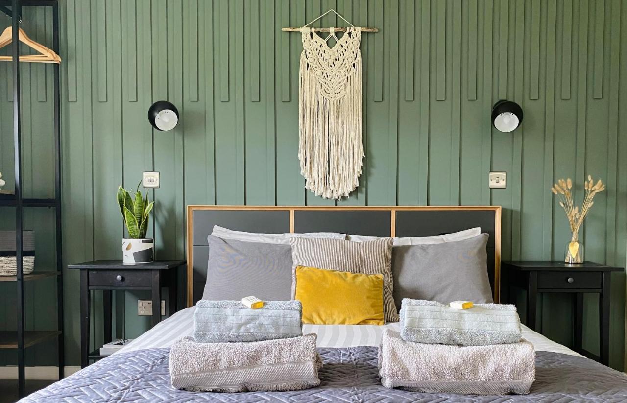 Spacious Room In The Centre Of Portree Exteriör bild