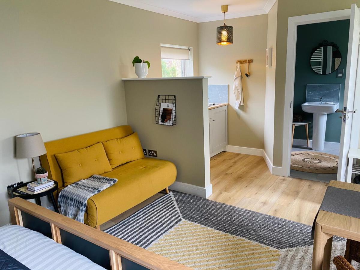 Spacious Room In The Centre Of Portree Exteriör bild